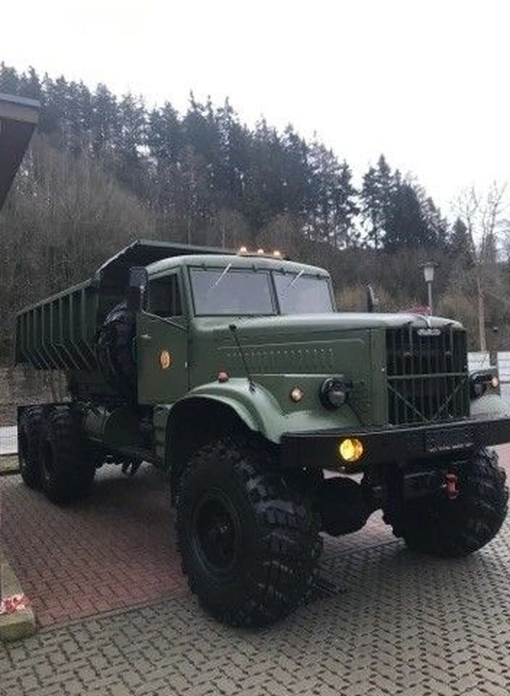 Грузовик КРАЗ 255 оптом, состояние хорошее, сиденье обосранные