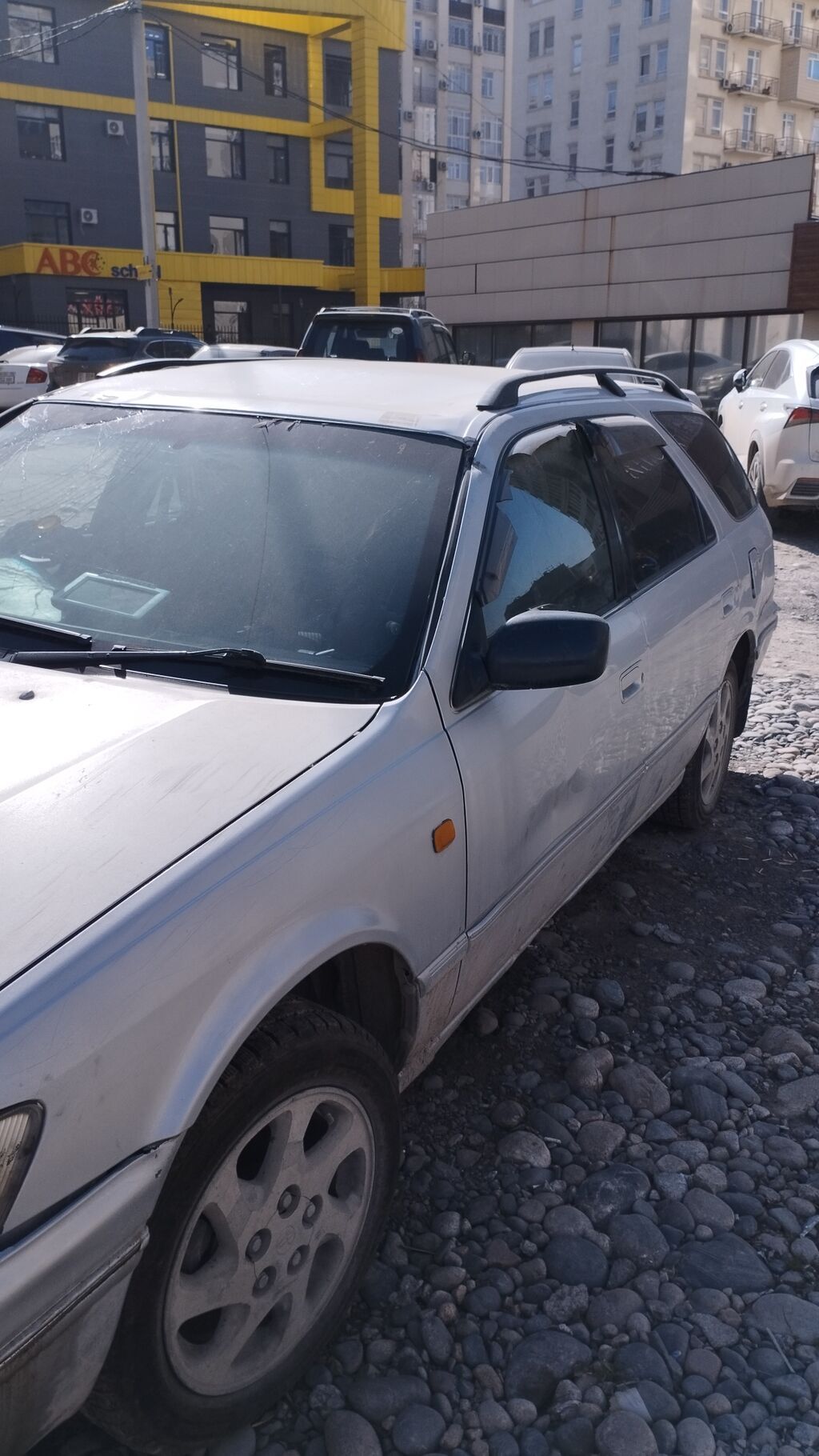 Продаётся универсал серебристого цвета (5 дверей). Основные