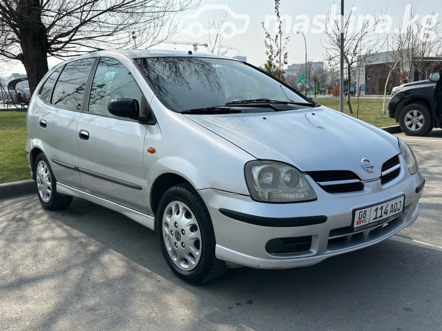 Nissan Almera Tino