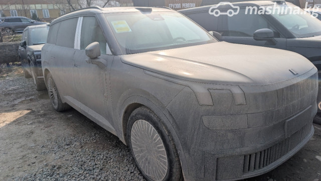 Lynk &amp; Co 900