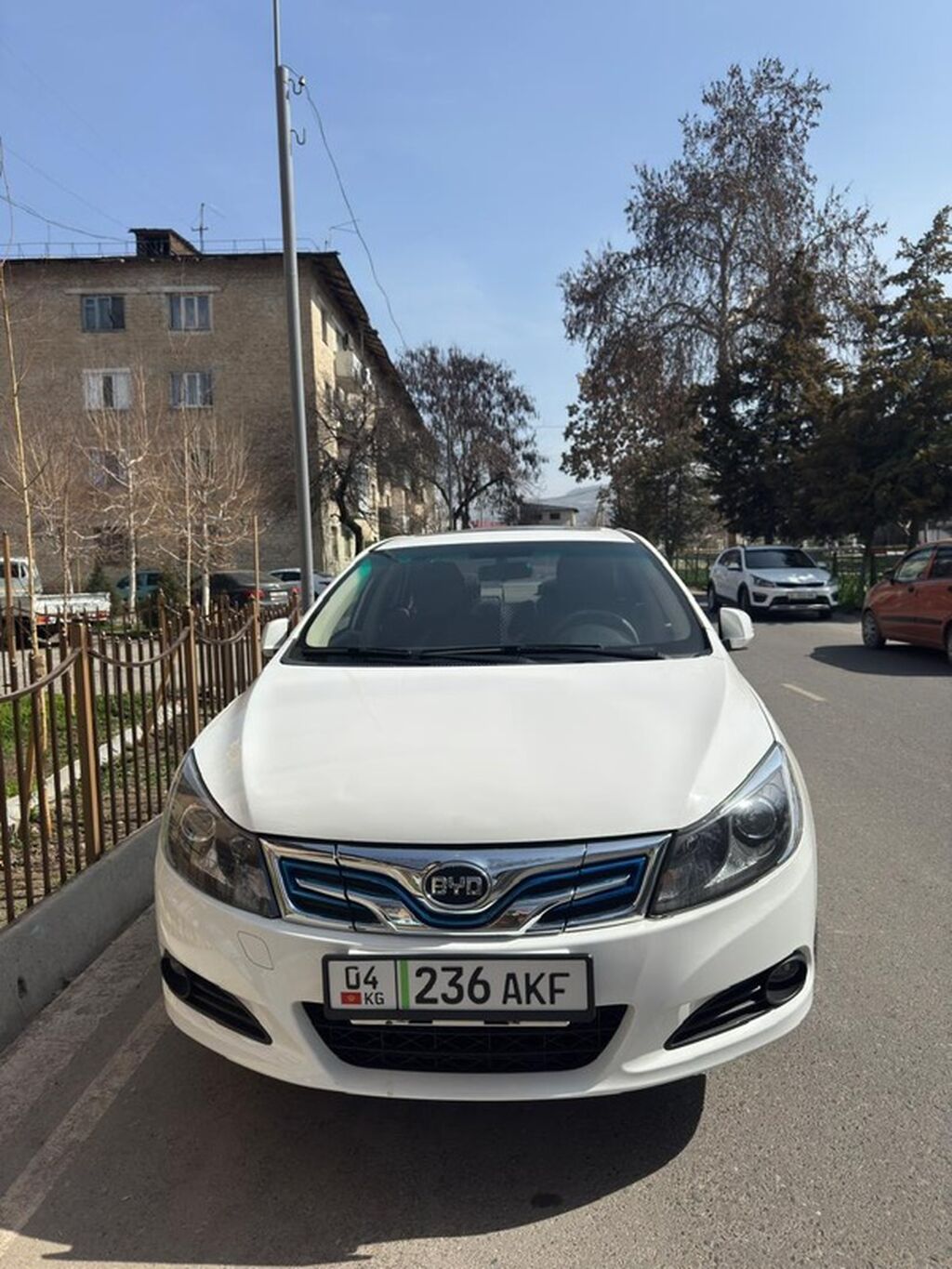 BYD E5