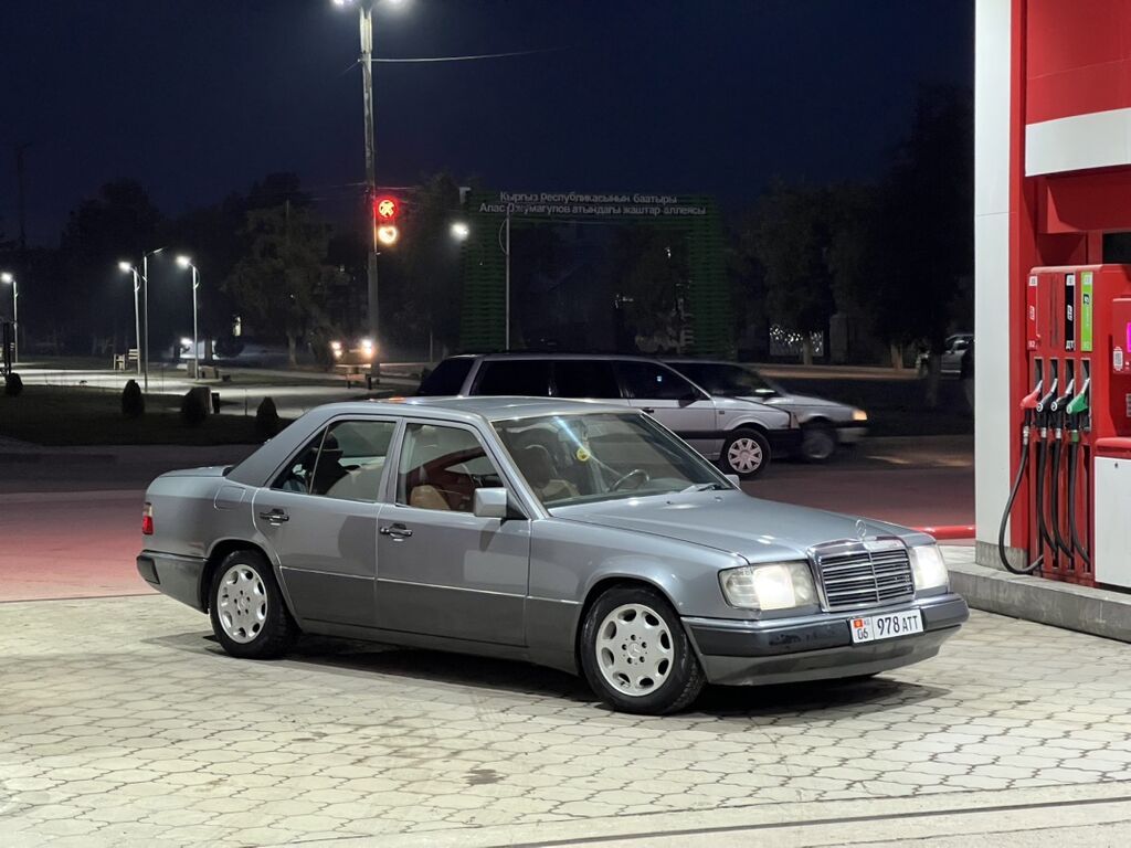 Mercedes-Benz W124