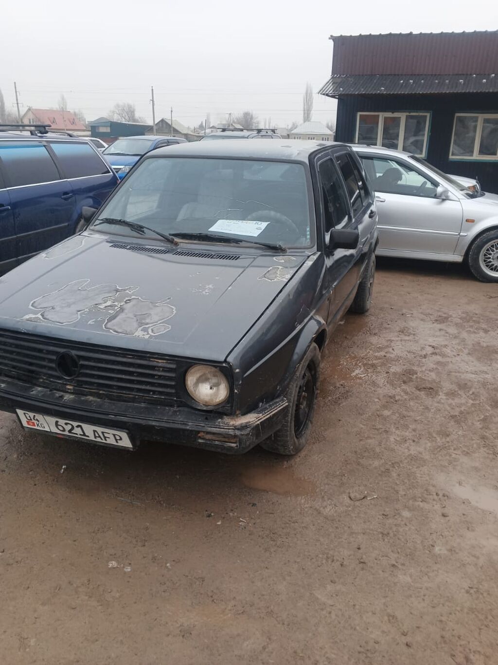 Срочна 750000 Продается компактный 5‑дверный хэтчбек темно‑серого