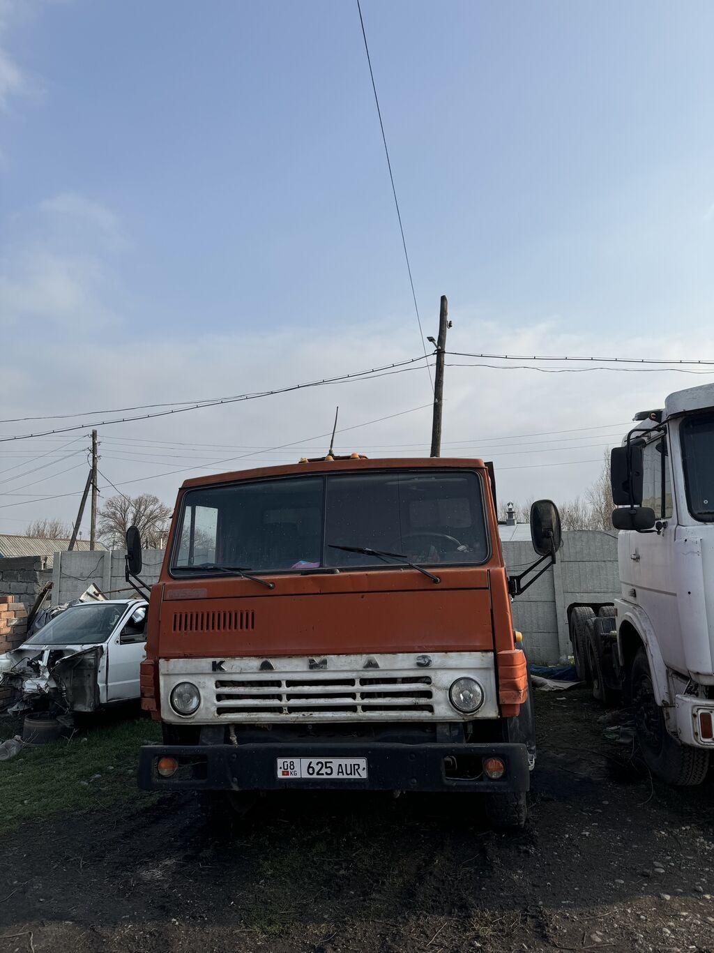 Камаз в хорошем состоянии привезли с России был ТЯГАЧ без гнили кузов