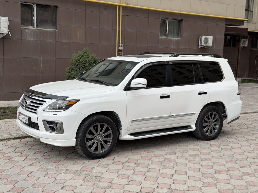 Lexus LX