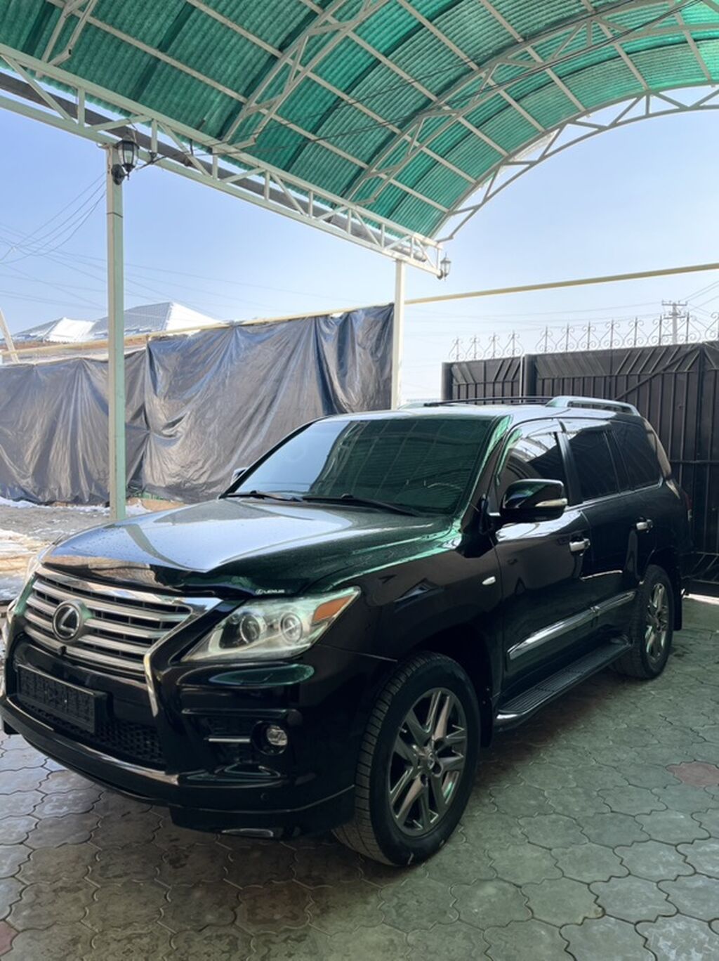 Lexus LX