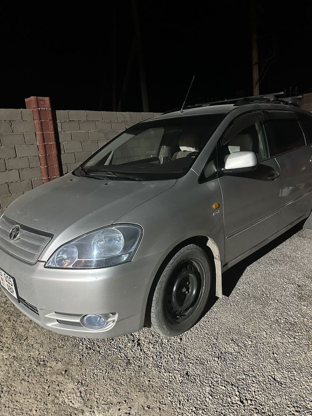 Toyota Avensis Verso