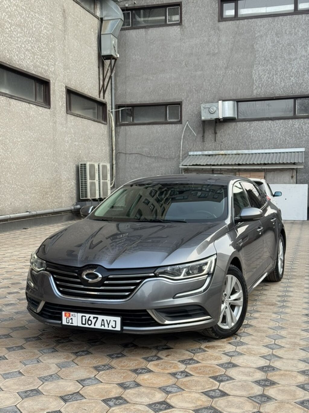 Renault SM6