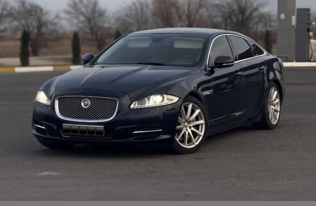 Jaguar XJ