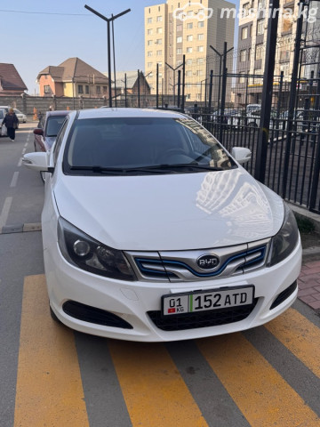 BYD E5