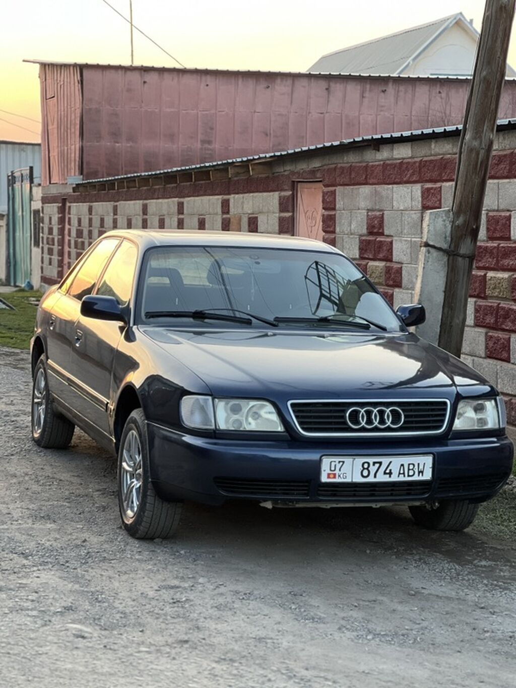 Audi 100