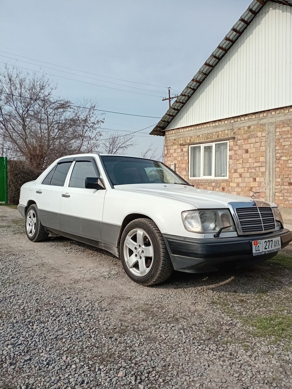 Mercedes-Benz W124