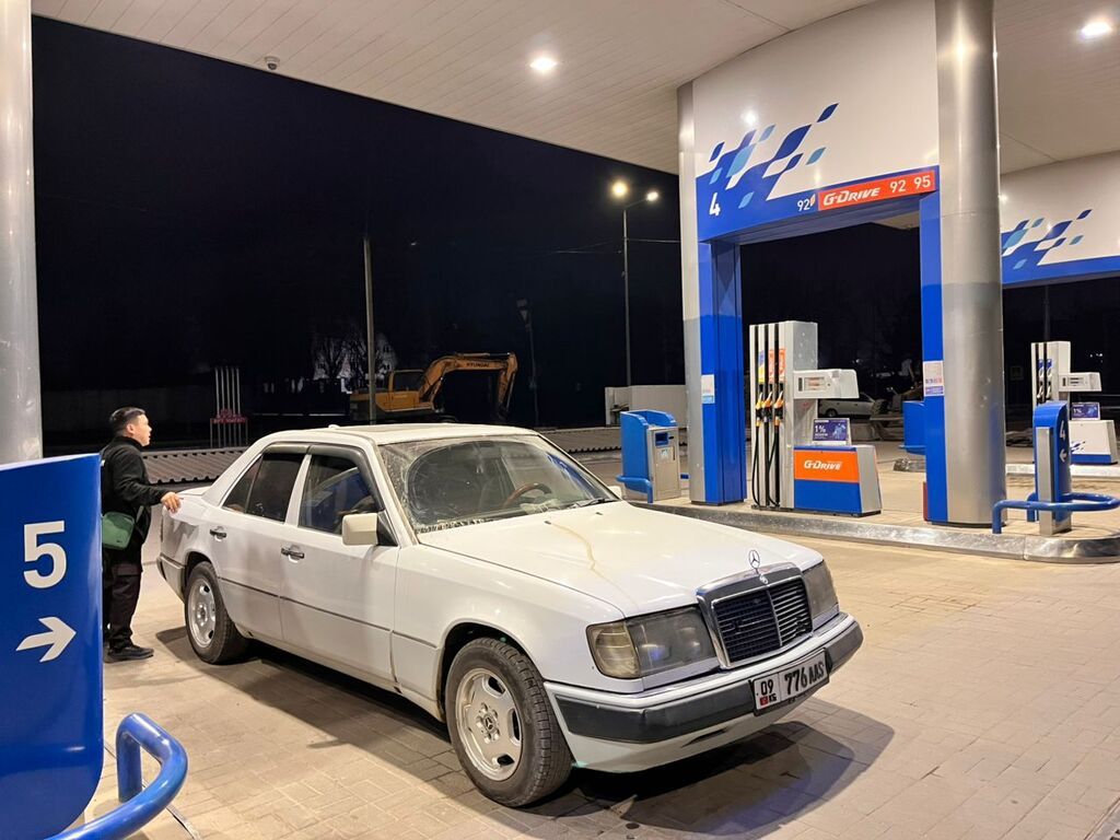 Mercedes-Benz W124