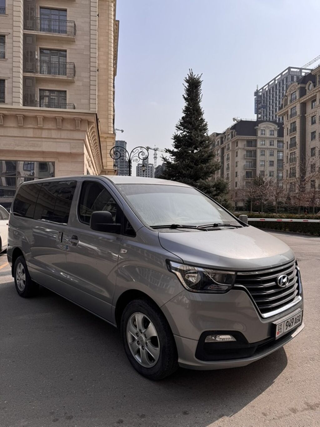 Hyundai H-1