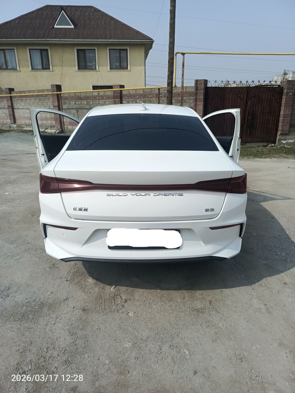 BYD E3