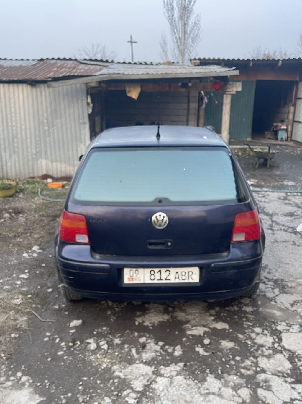 Срочно продаю машину машину в нормальном состоянии езжу каждый день