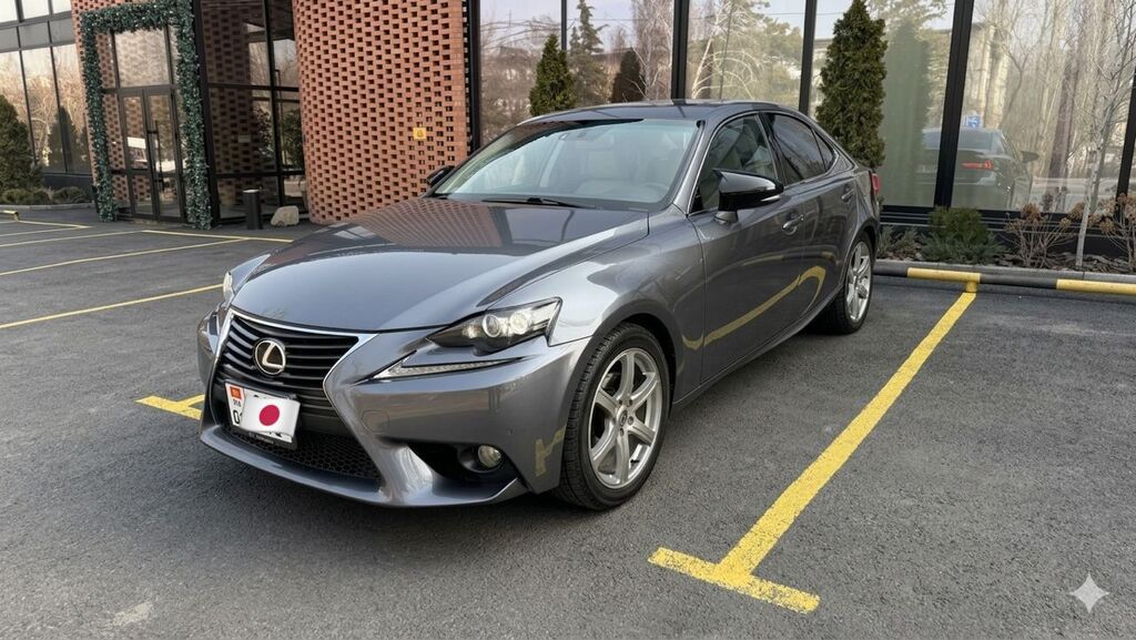 Lexus IS