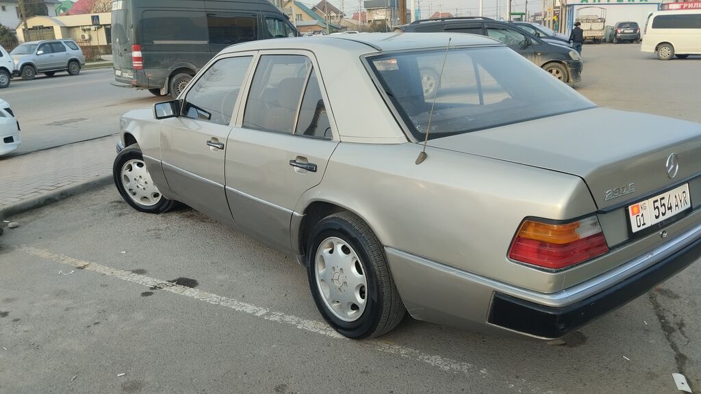 Mercedes-Benz W124