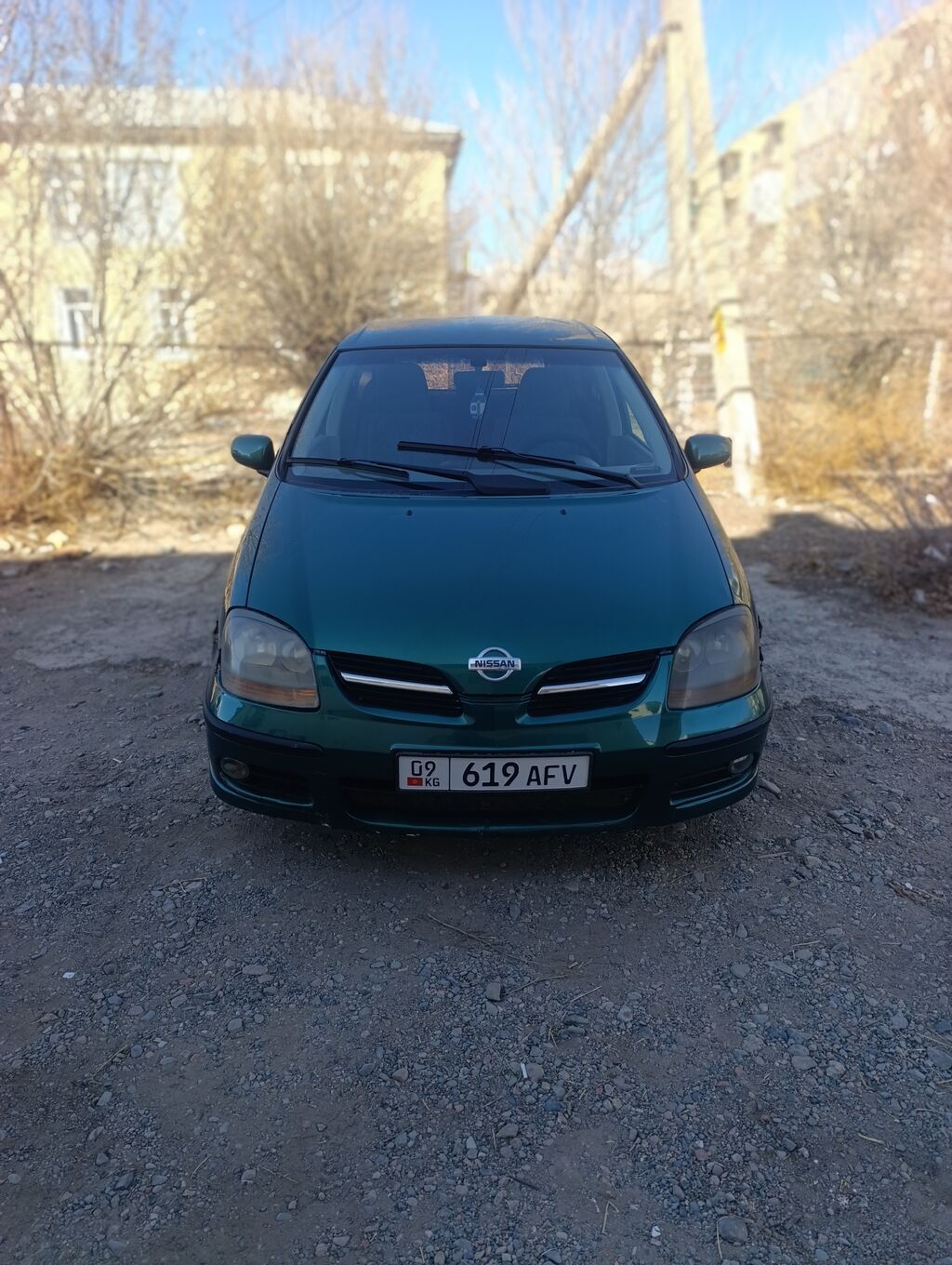 Nissan Almera Tino