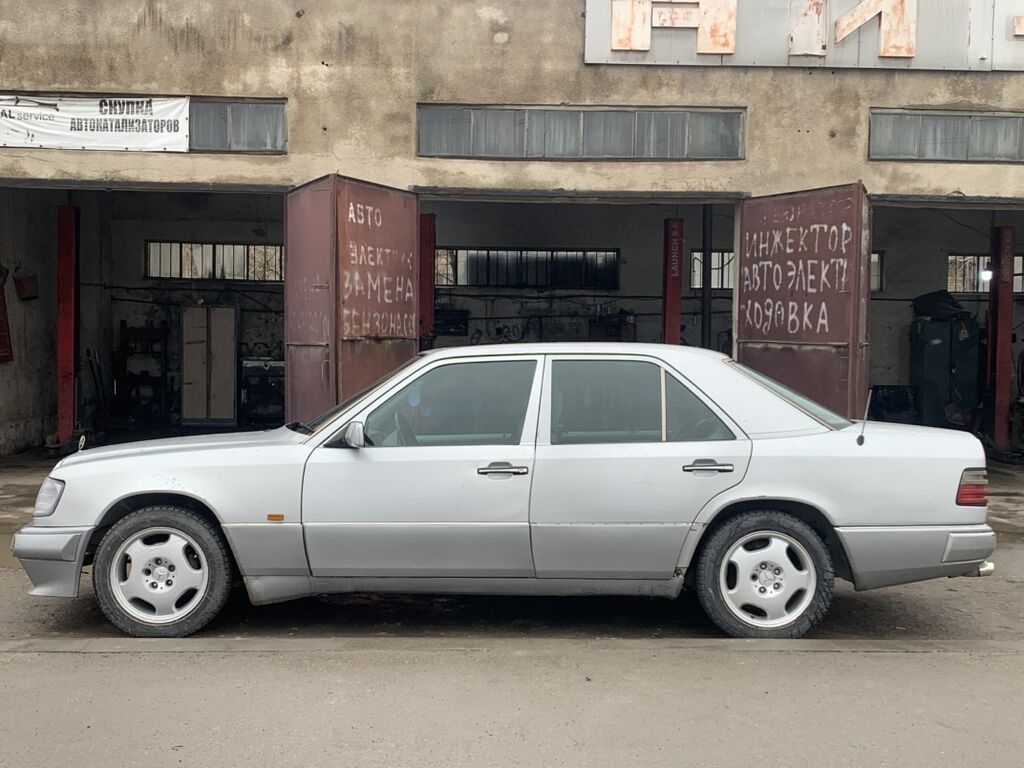 Mercedes-Benz W124