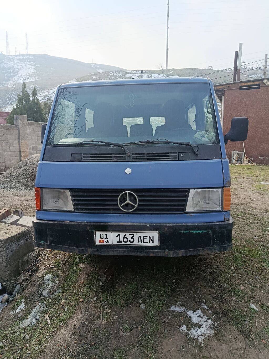 Mercedes-Benz MB 100