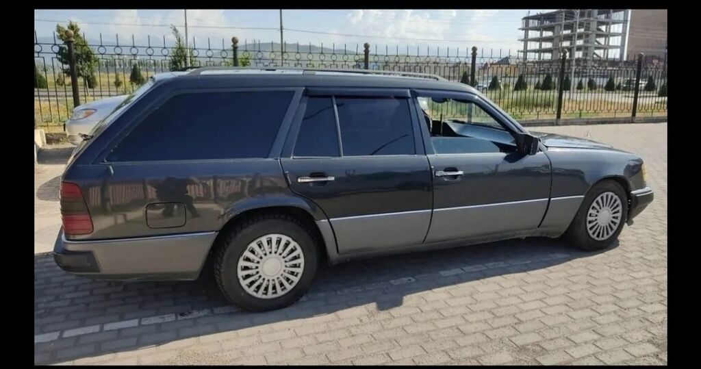 Mercedes-Benz W124