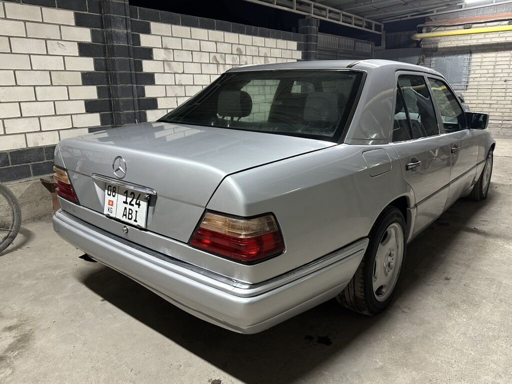 Mercedes-Benz W124
