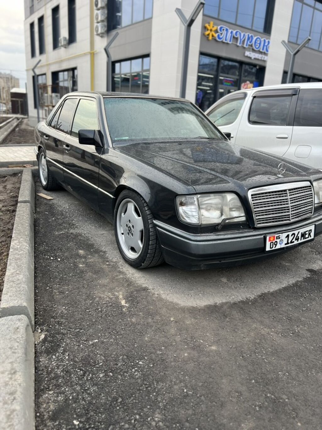 Mercedes-Benz W124