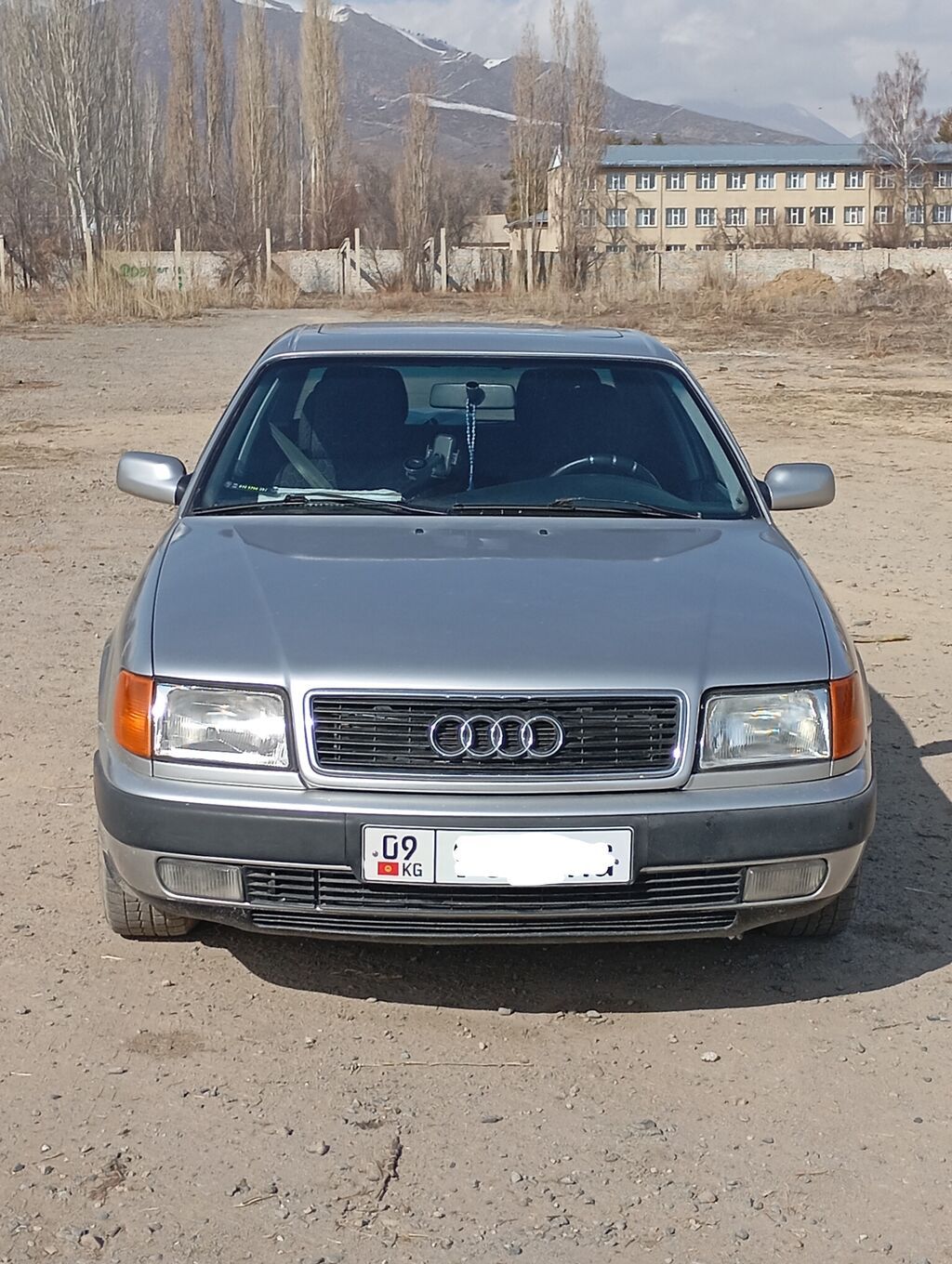 Audi 100