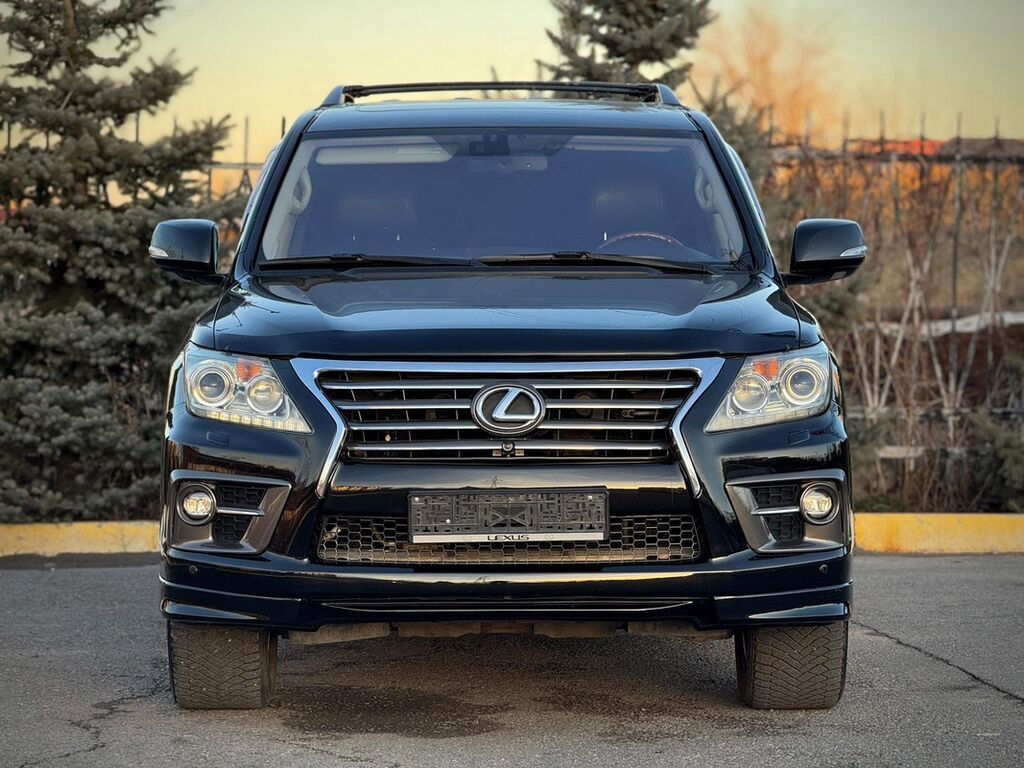 Lexus LX