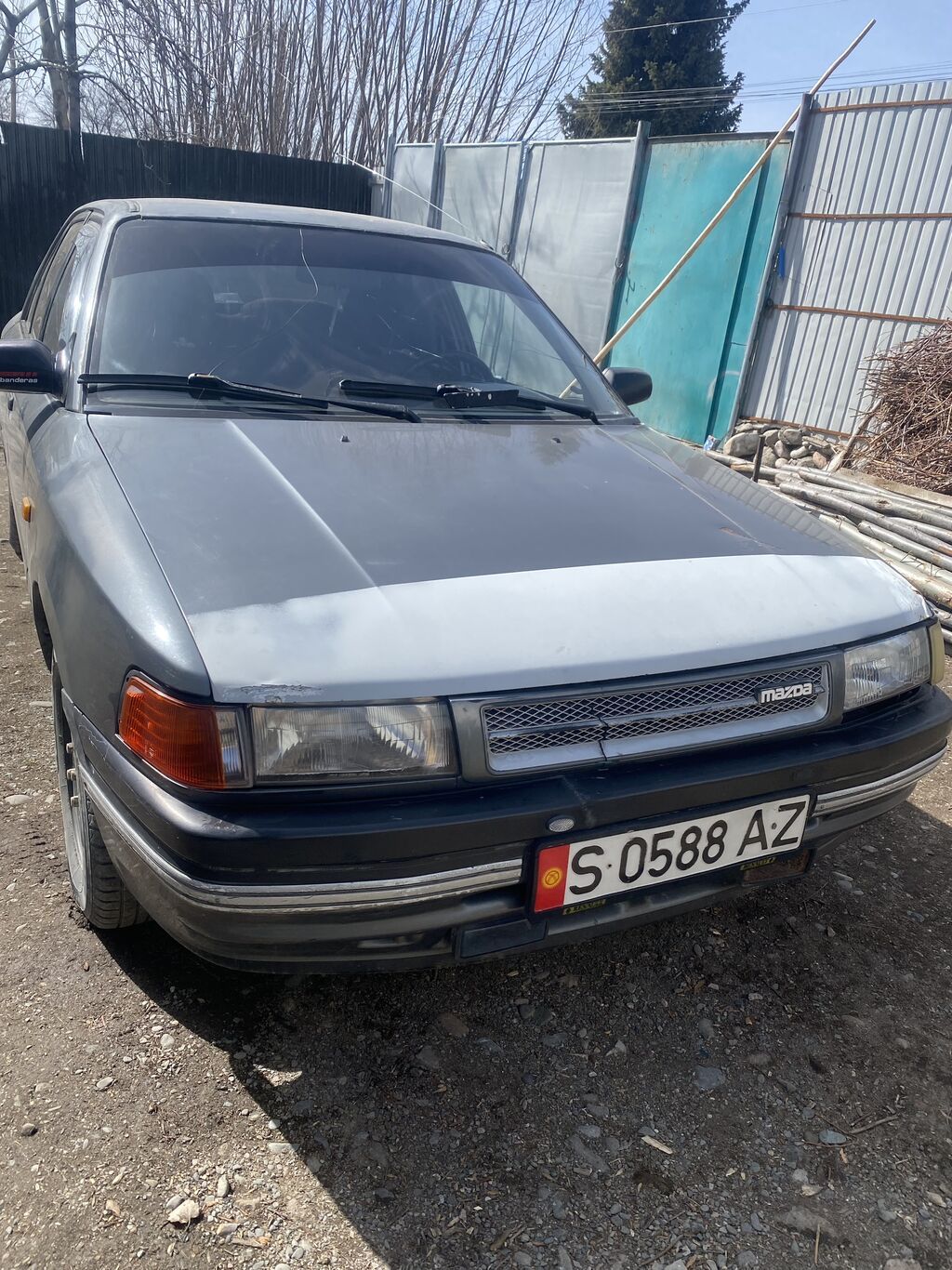 Mazda 323
