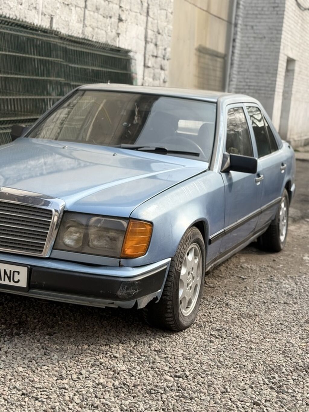 Mercedes-Benz W124