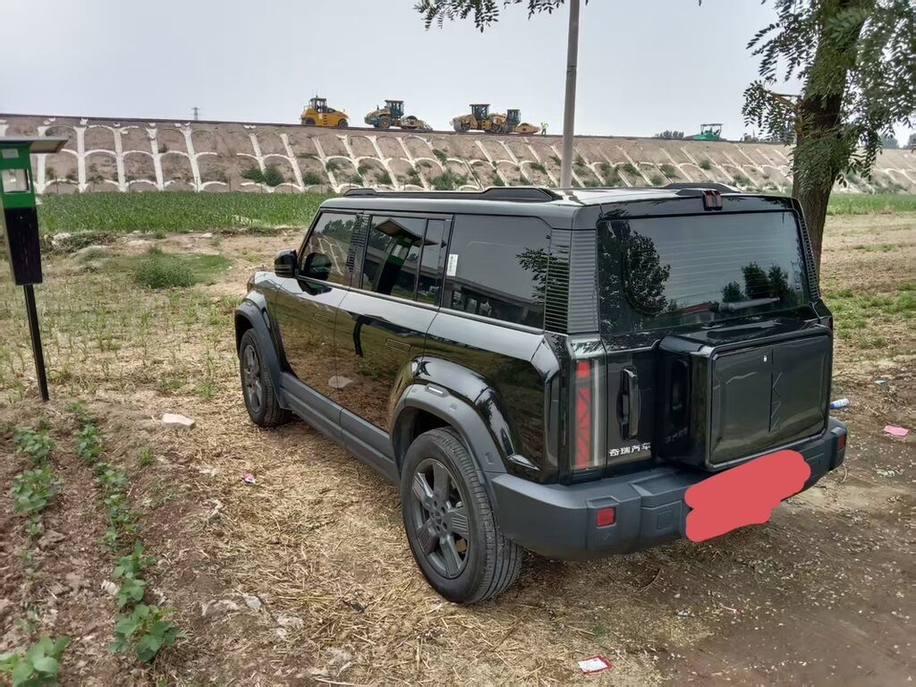 Запас хода 500км задний привод Темно зеленый внедорожник черри iCAR