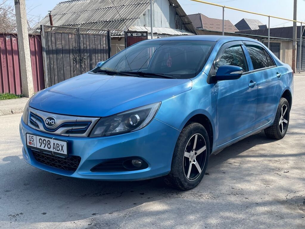 BYD E5