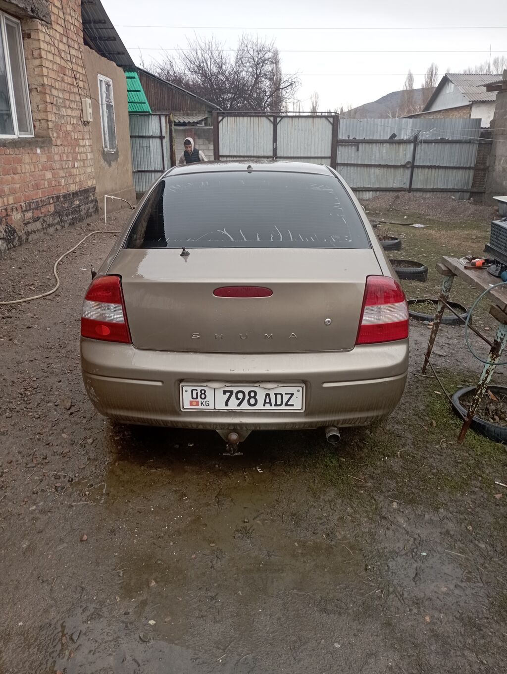 Kia Shuma