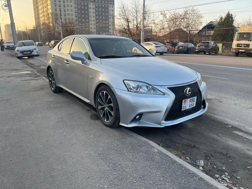 Lexus IS