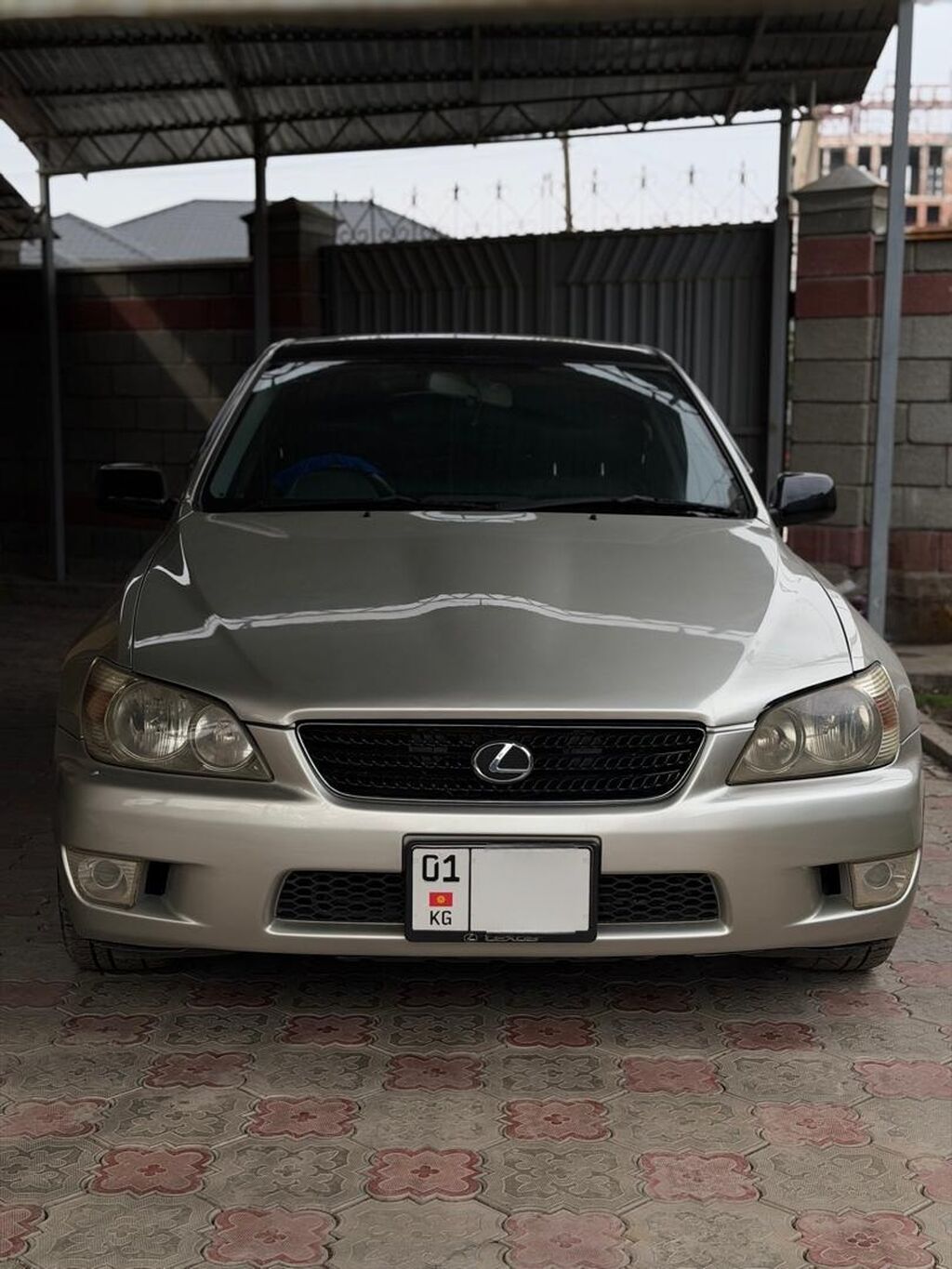 Lexus IS