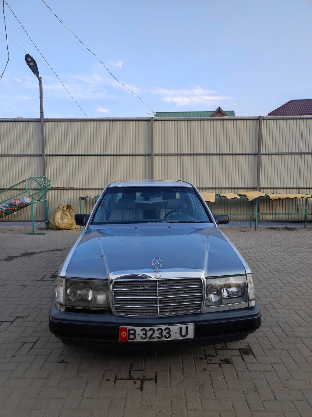 Mercedes-Benz W124
