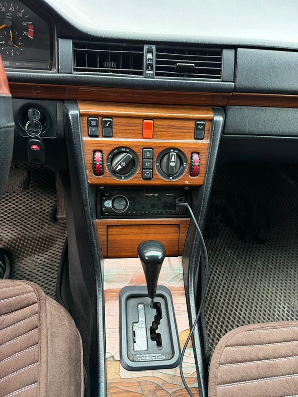 Mercedes-Benz W124