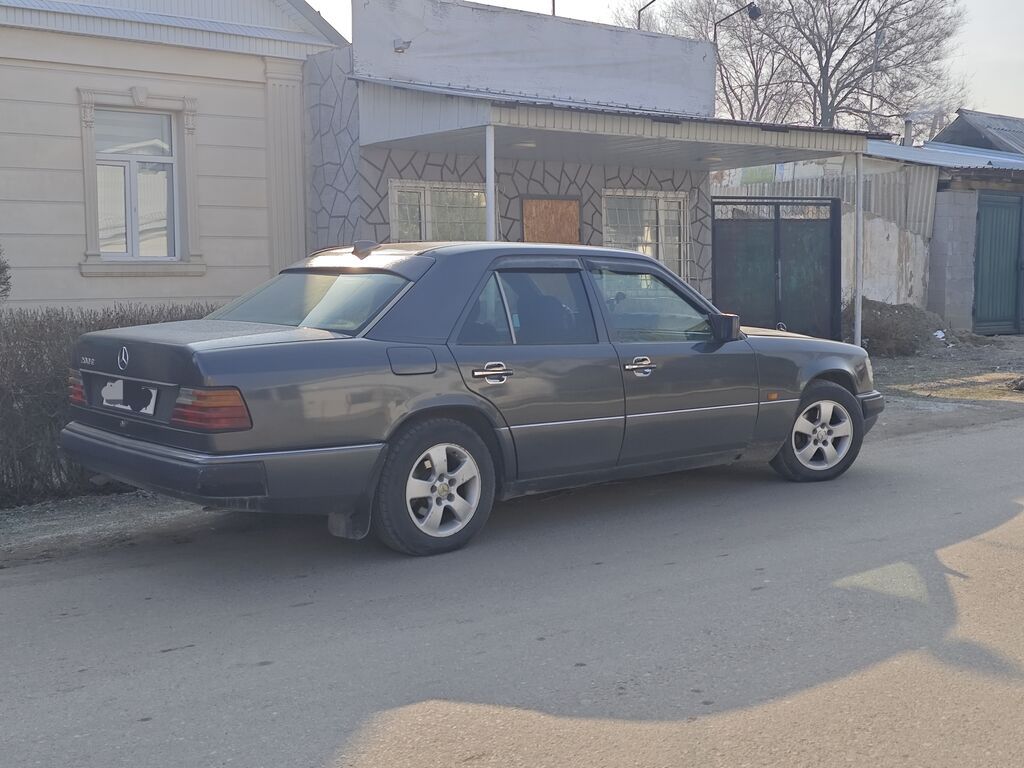 Mercedes-Benz W124