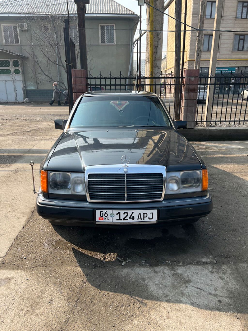 Mercedes-Benz W124