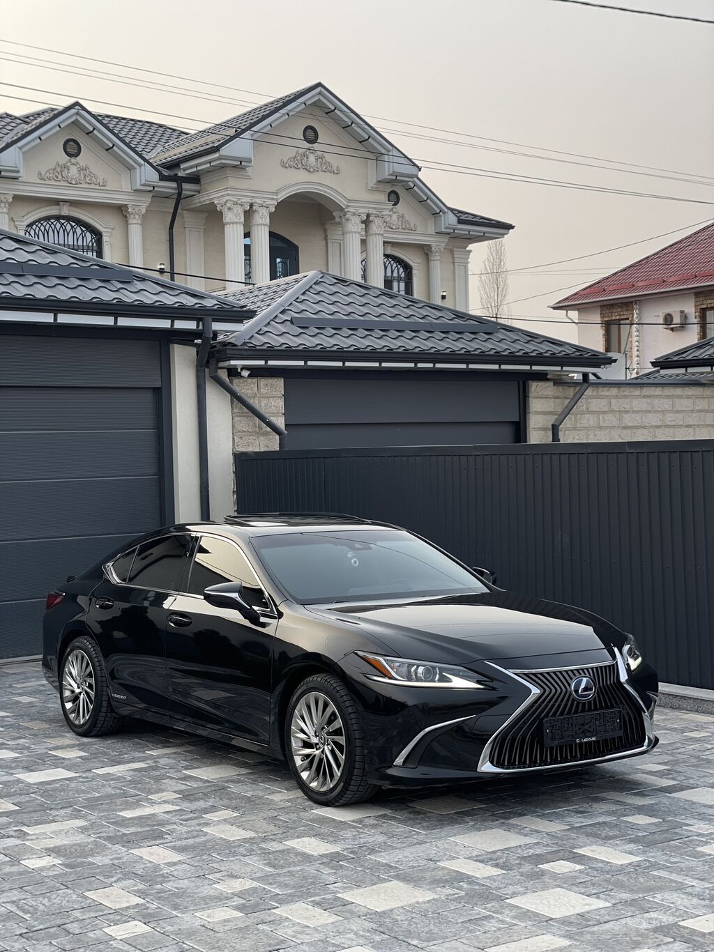 Lexus ES