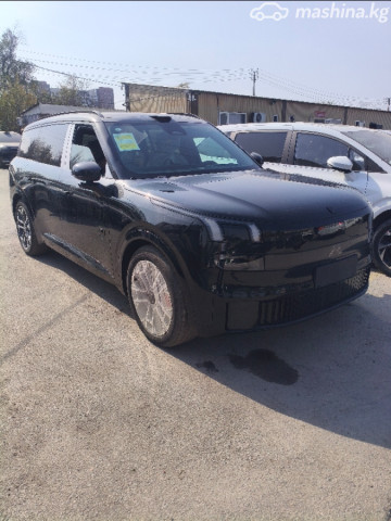 Lynk &amp; Co 900