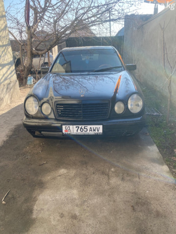 Mercedes-Benz E-Класс