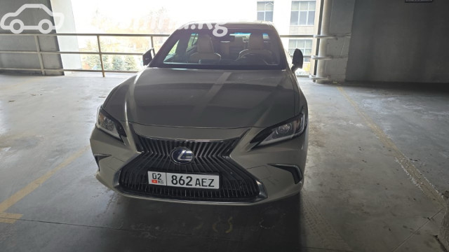 Lexus ES