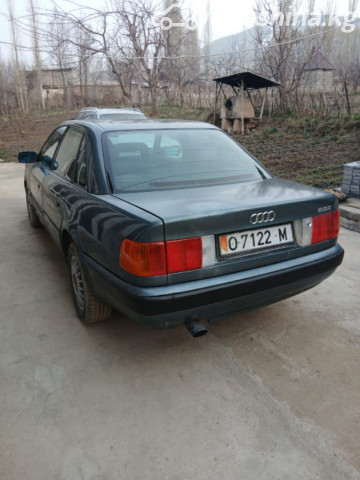 Audi 100