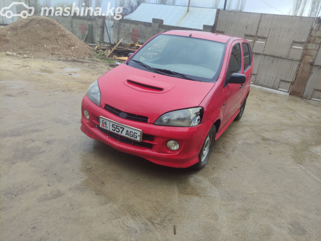 Daihatsu YRV