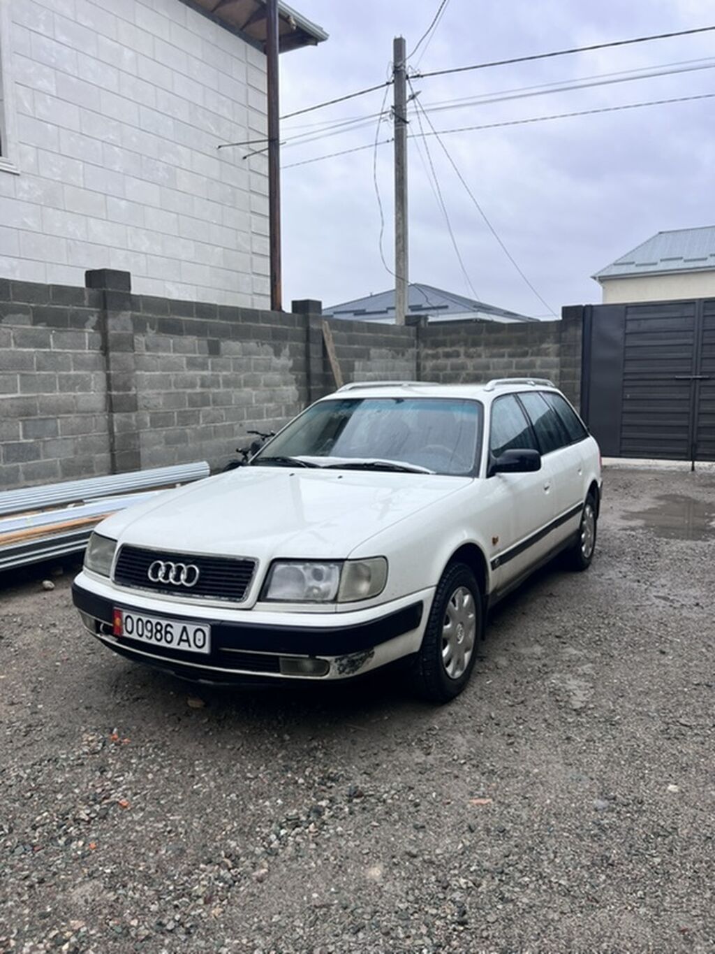 Audi 100