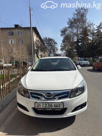 BYD E5