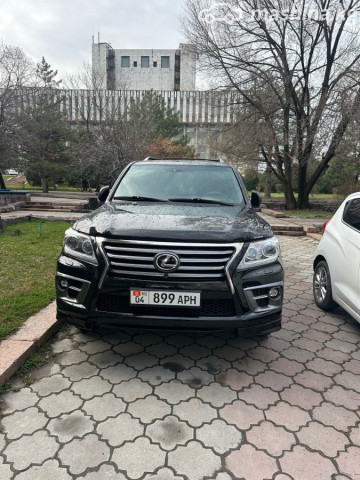 Lexus LX